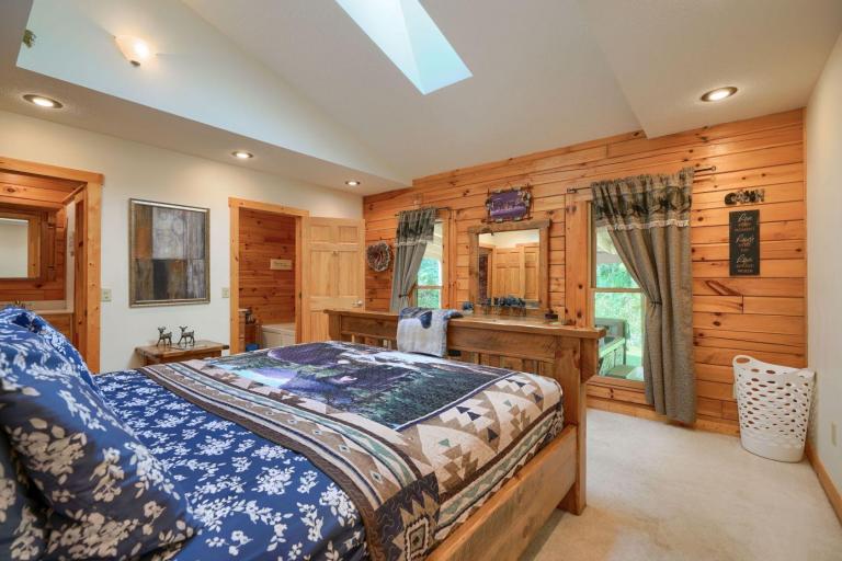 Sleepy Bear Cabin